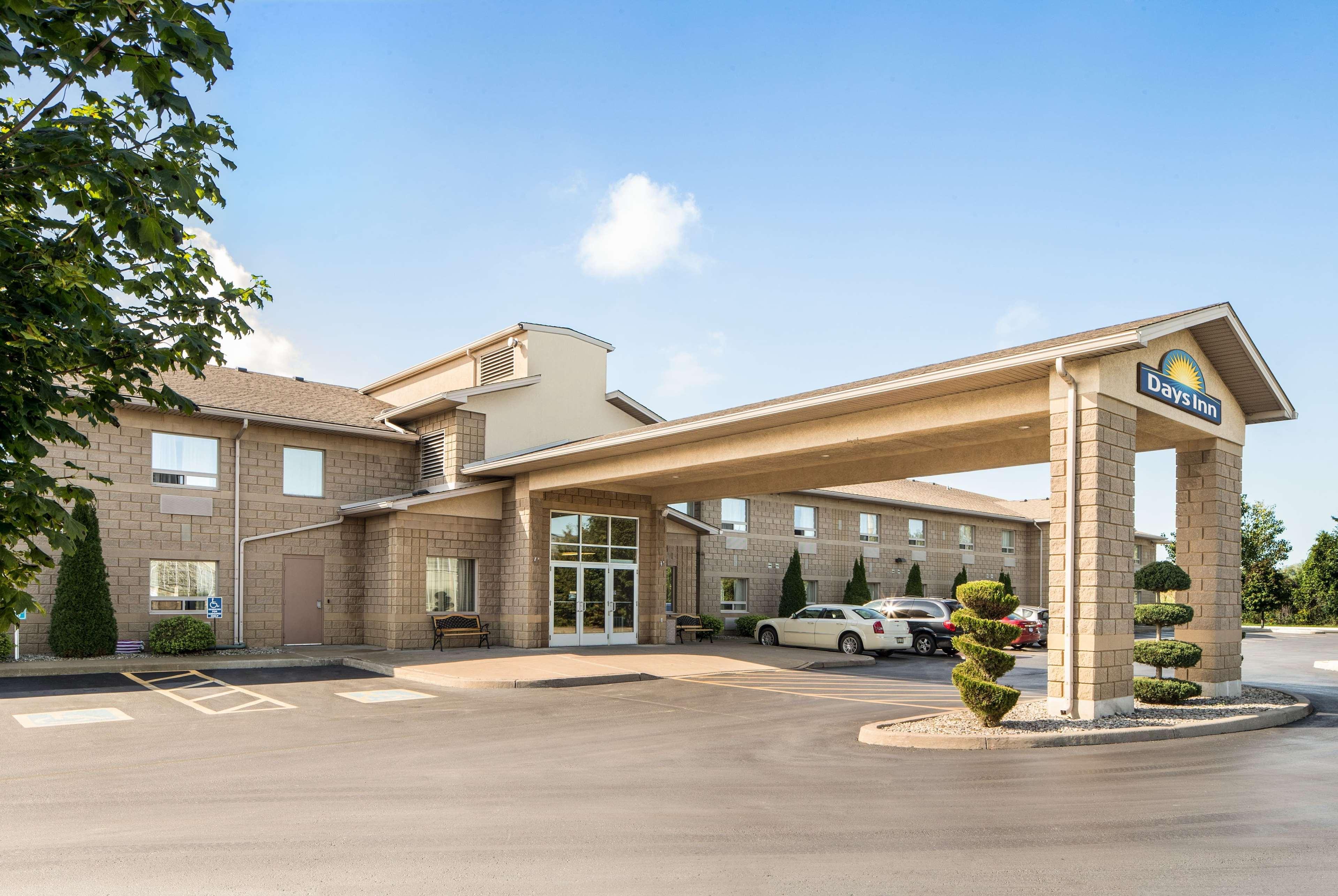 Days Inn By Wyndham Leamington Esterno foto
