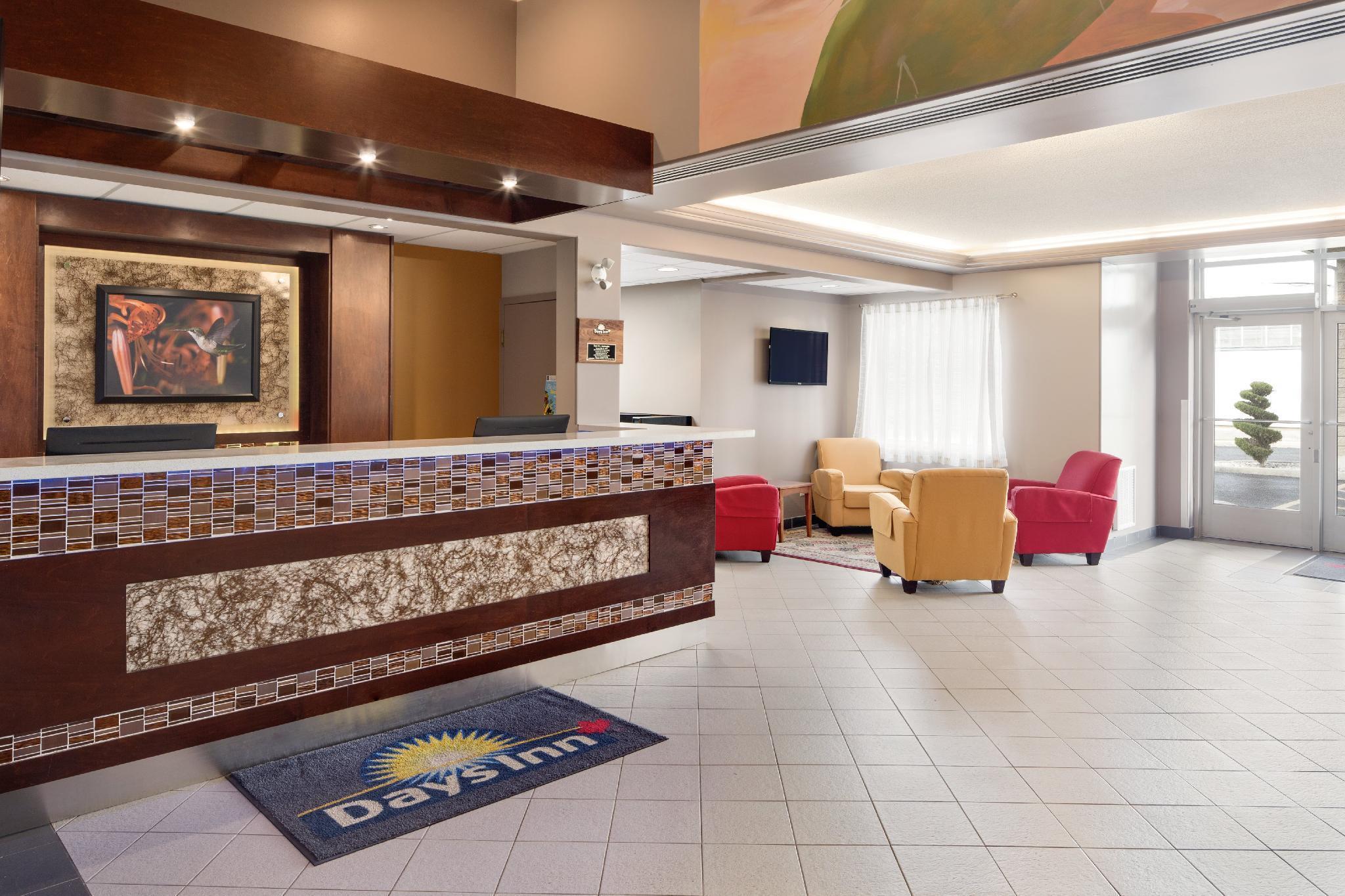 Days Inn By Wyndham Leamington Esterno foto