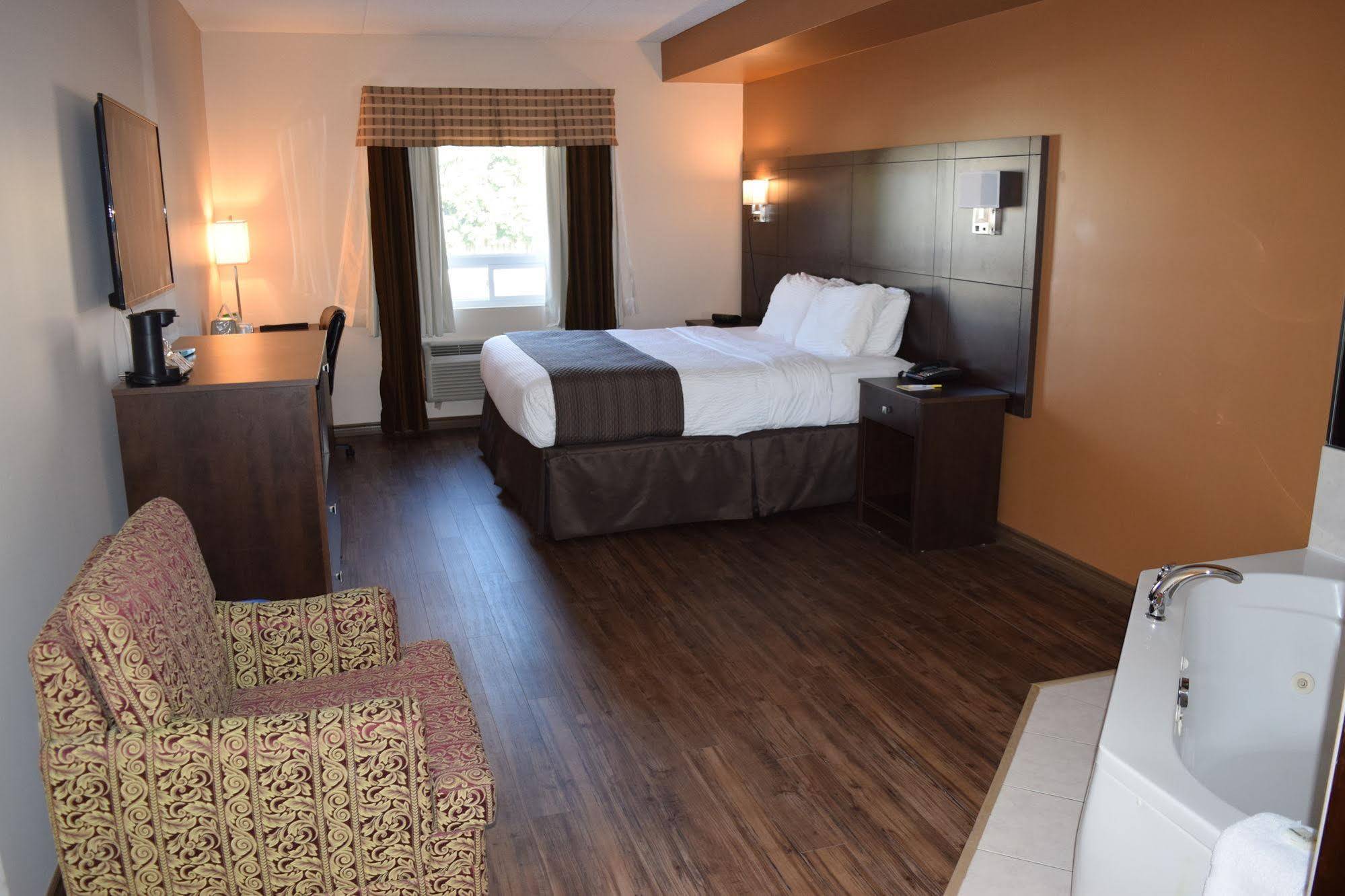 Days Inn By Wyndham Leamington Esterno foto