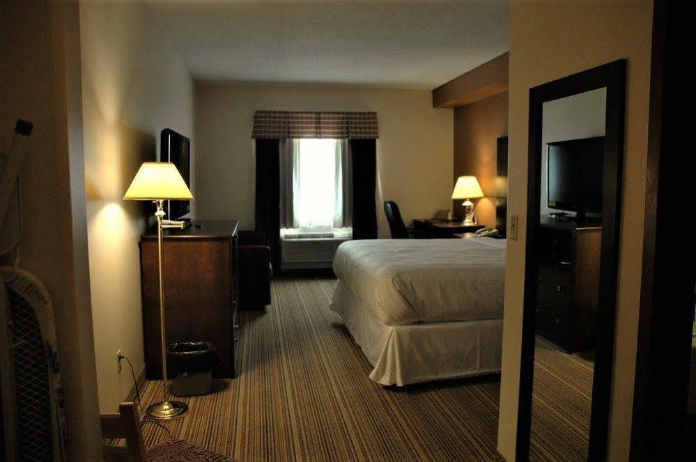 Days Inn By Wyndham Leamington Esterno foto