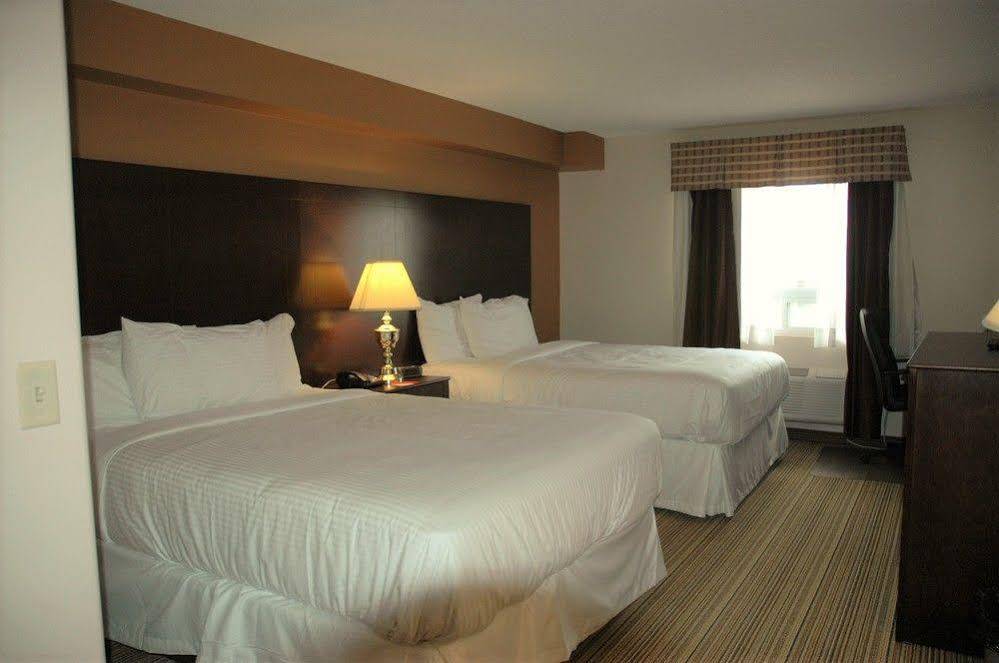 Days Inn By Wyndham Leamington Esterno foto