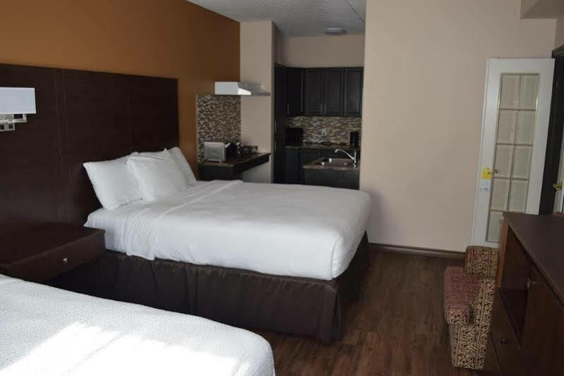 Days Inn By Wyndham Leamington Esterno foto