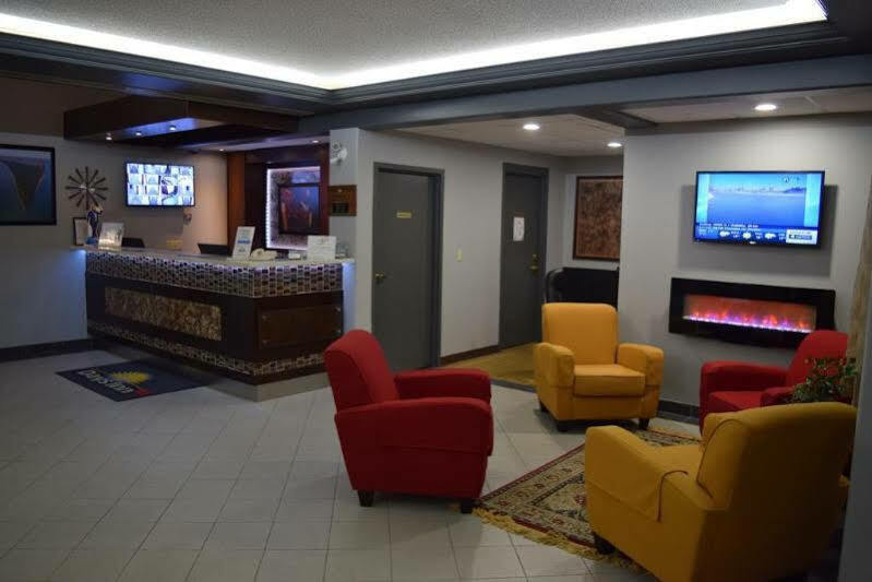 Days Inn By Wyndham Leamington Esterno foto