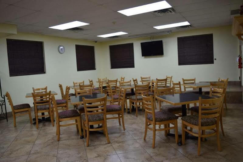 Days Inn By Wyndham Leamington Esterno foto