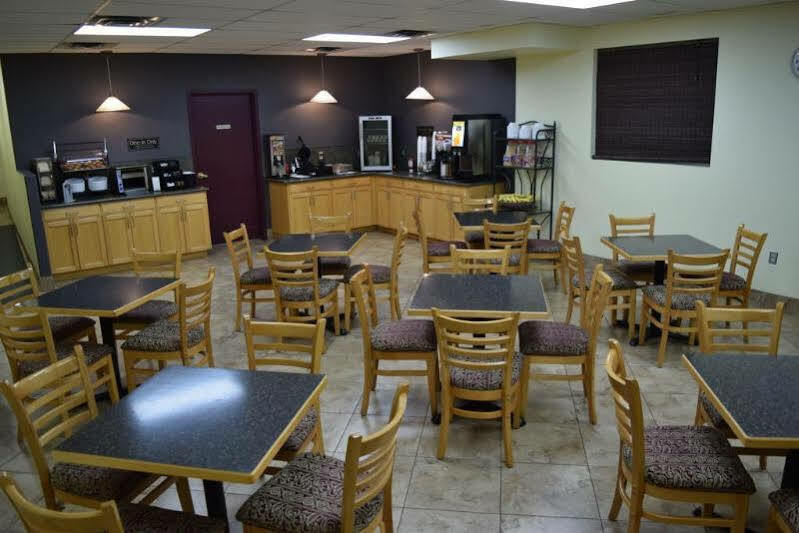 Days Inn By Wyndham Leamington Esterno foto